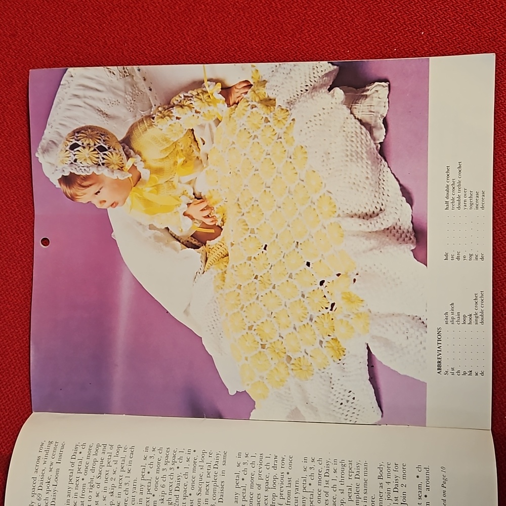 2 vintage crochet pattern instruction booklets 60s 70s granny squares shrink - Picture 6 of 15